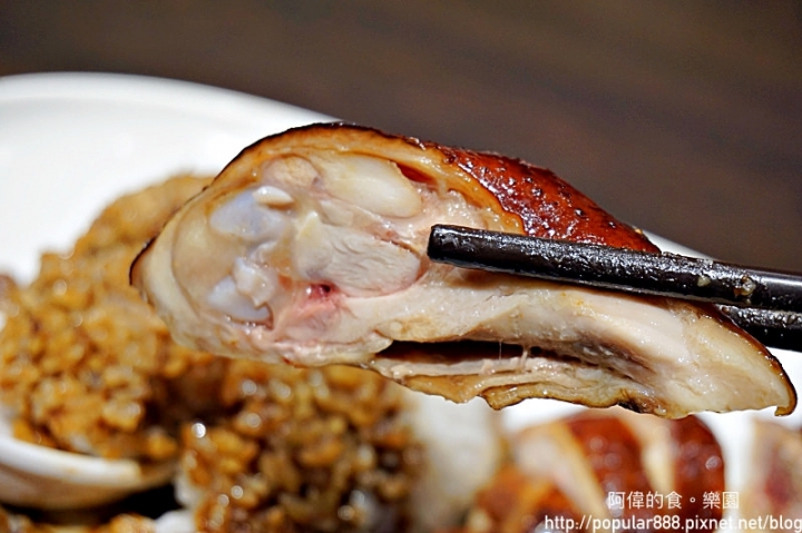 【台北車站】<了凡香港油雞飯‧麵 Hawker Chan Taiwan>百元米其林一星美食，新加坡海外首家分店，超平價超好吃！