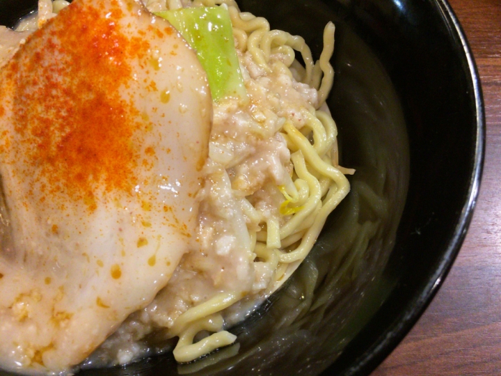 【美食。食記】東京池袋 宿命性的最終吃法 二訪 春日亭 拉麵 油麵 油王！女性喜愛的拉麵