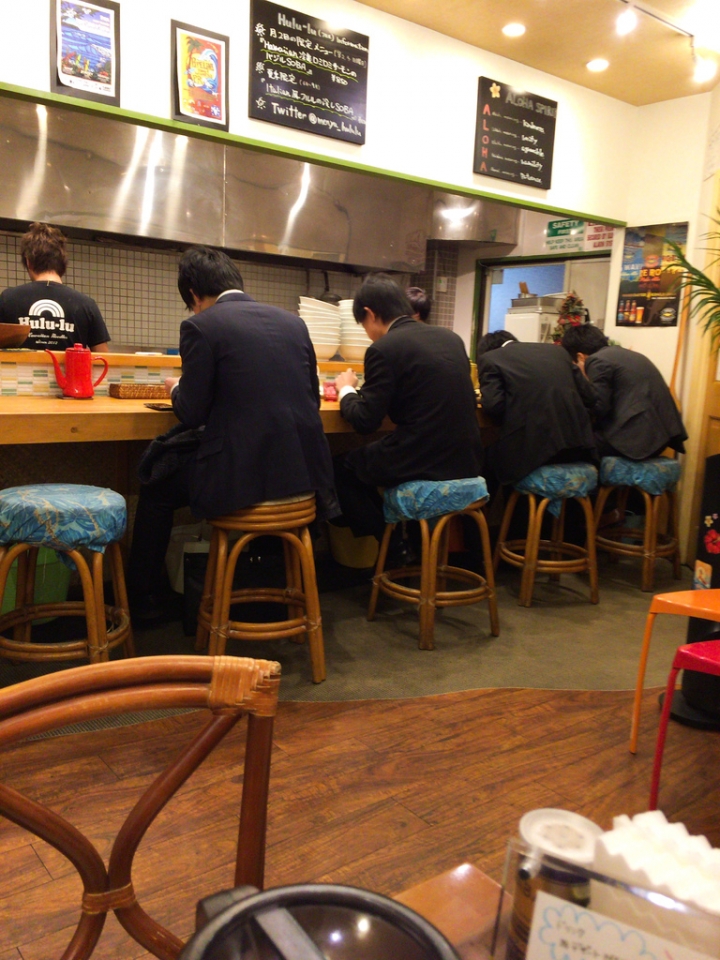 【美食。食記】東京 池袋 味噌鹹甜 柚香滿溢 號稱池袋第一的麵與店娘 Hululu フルル 沾麵 拉麵 女性推薦