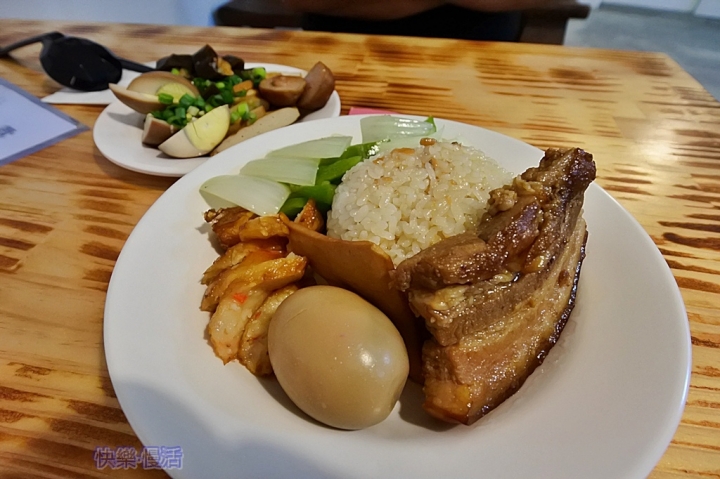 【我眼中的蘭嶼】飛魚炒飯、羊肉風味餐、燒烤吃到飽,最夯等於最優?
