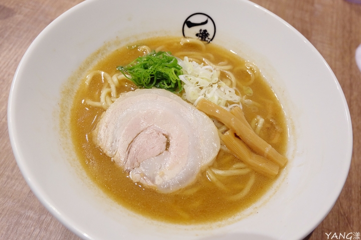 【拉麵】豚骨一燈來台，信義區再添拉麵名店