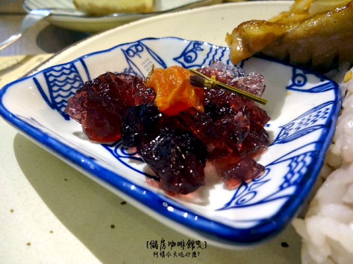 [ 吃什麼 ] 儲房咖啡館mini storage | 都市中的秘密花房 (附完整menu) / 咖啡廳 / 日系雜貨 / 花藝 / 乾燥花 / 捷運松江南京站美食 / 捷運南京復興站美食 / 袖珍博物館 / 中山女中附近美食 / 有wifi插座