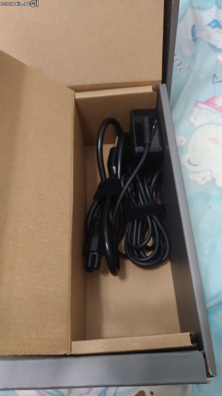 【分享】ASUS 商務系列 : ASUSPRO B9440UA-0271A7500U 開箱分享 (救命阿, 我又被脫光光了)