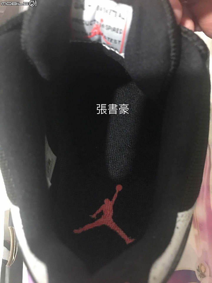 麻煩各位大大能不能幫我看看aj11紅外線