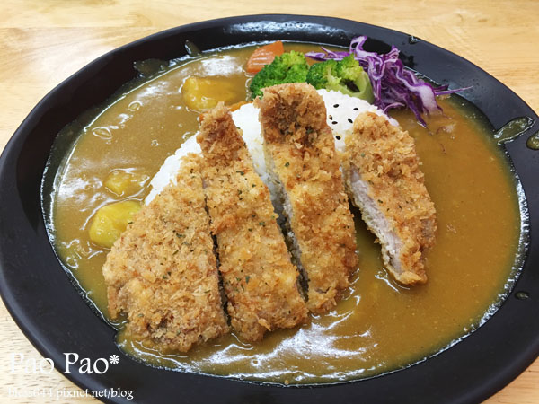 【台中】Hong蘋果咖哩~平價銅板咖哩飯.選擇多樣化~近台中高工