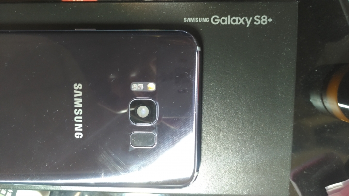 S8+鏡頭進水.....?