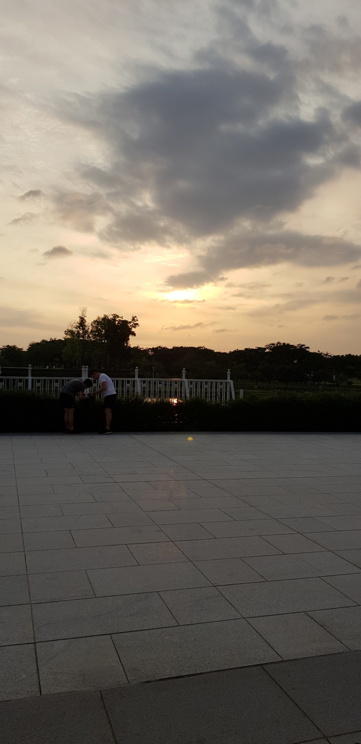 s8 拍照出現小亮點
