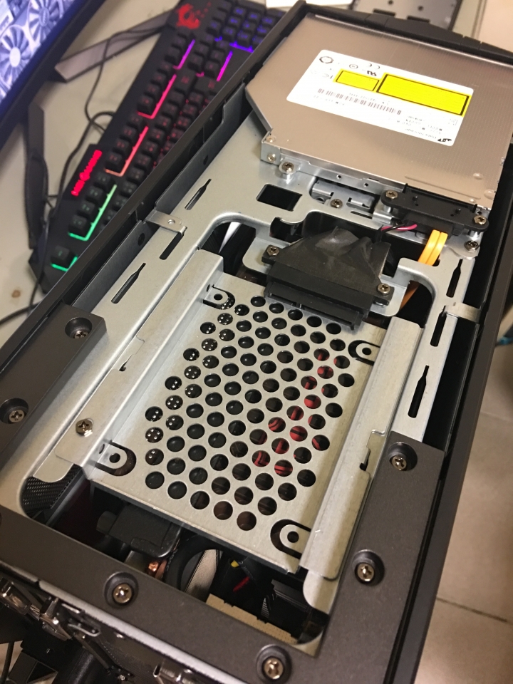 [不專業 開箱文 ] 後悔買品牌電競桌機 - 老爸的 微星 MSI Aegis GTX970 宙斯神盾 電競桌機 評價 / 評測