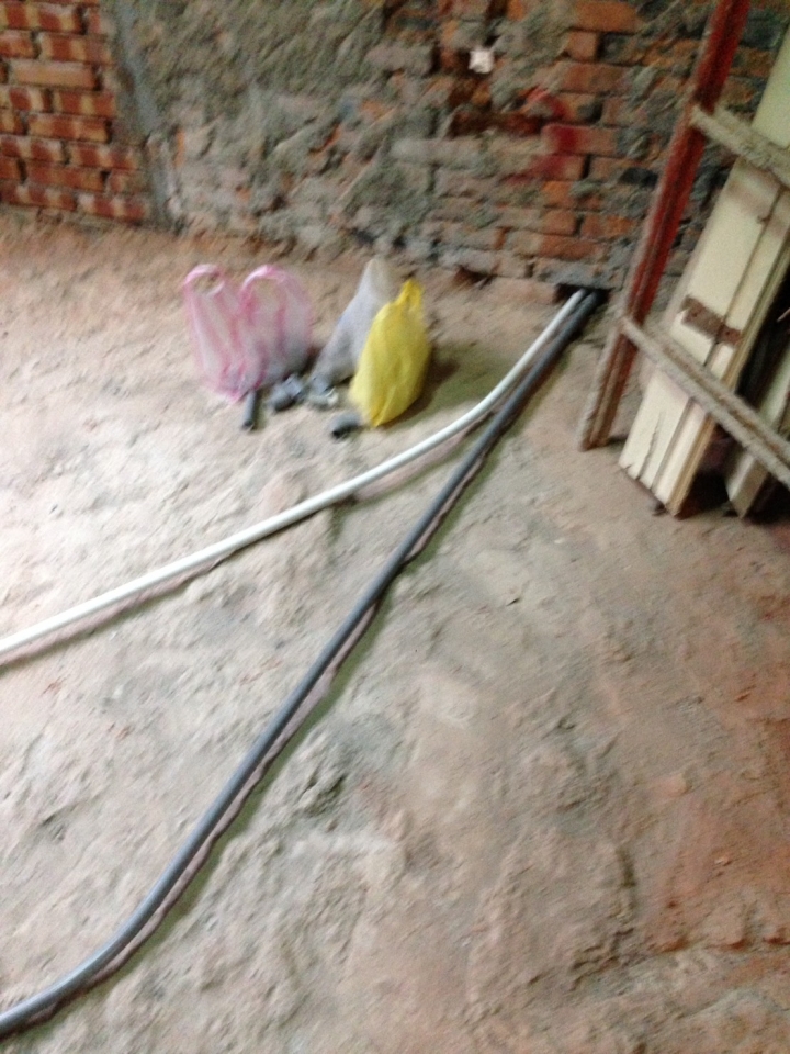 水電 熱水與冷水管距離太近?