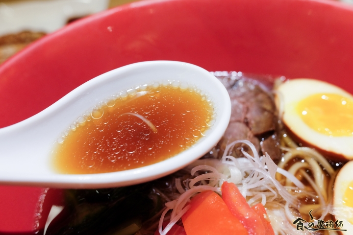 【拉麵】【牛肉麵】全球獨賣！台湾5周年記念拉麵！一風堂IPPUDO「赤/白牛肉麵」