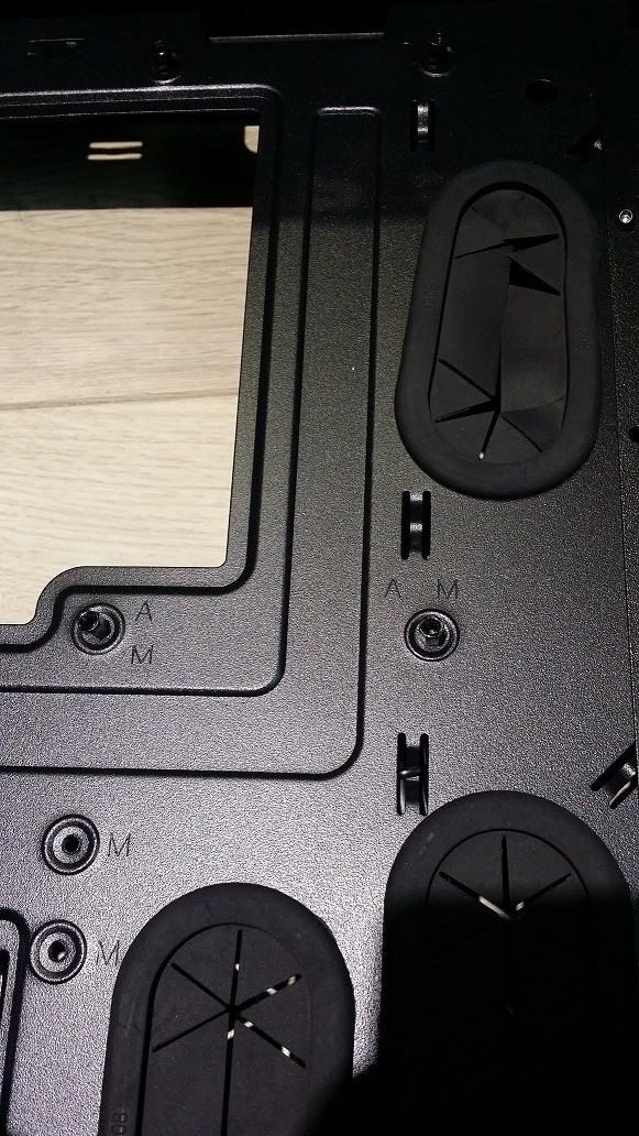 集酷炫一身的Thermaltake VIEW 31 TG機殼,簡單開箱心得