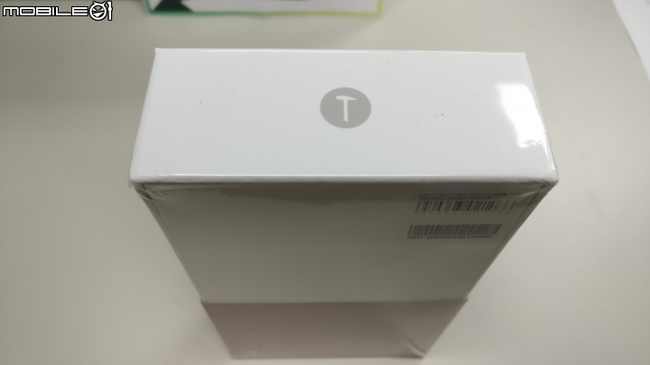 [開箱]錘子手機 堅果Pro 酒紅色 4GB RAM+128GB ROM 簡單開箱~