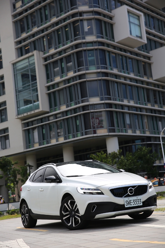 地表最強小三寫真 V40 Cross Country T4