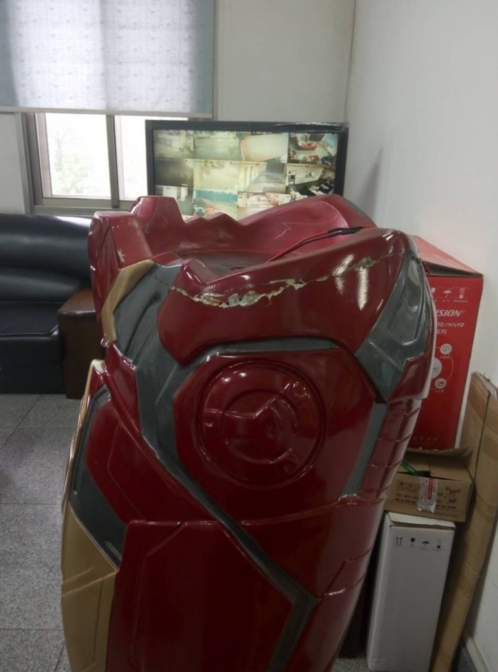 求救:鋼鐵人大型模型裂紋修補跟補漆方式,懇請高手指導