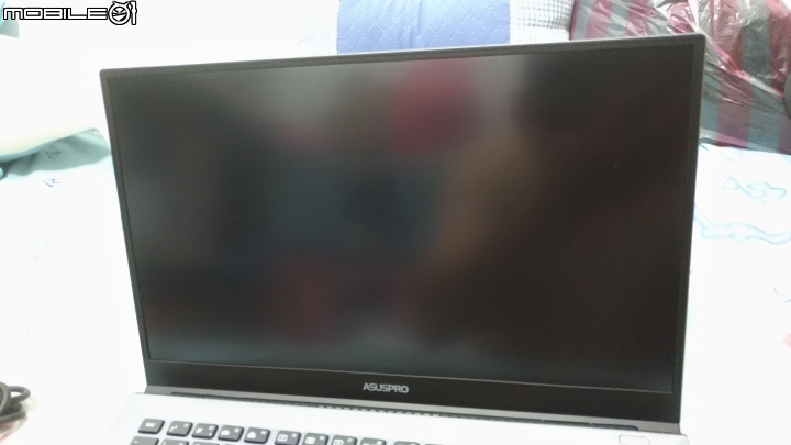 【分享】ASUS 商務系列 : ASUSPRO B9440UA-0271A7500U 開箱分享 (救命阿, 我又被脫光光了)