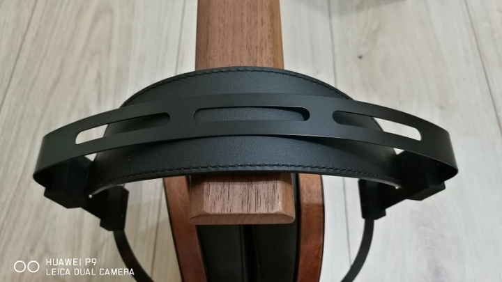 簡單開箱 Monolith M1060