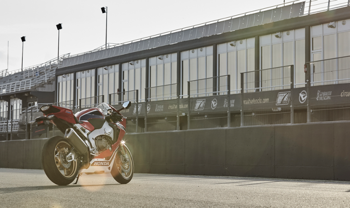 [採訪]2017 Honda Motorcycle 台灣本田二輪正式發表 CBR1000RR/SP、CB1100RS/EX、VFR800F/X、X-ADV 及 CBR/CB650F 共九款全新車款！