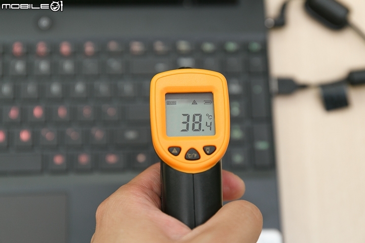 薄型與效能並進的實現 GIGABYTE Aero 15 評測！