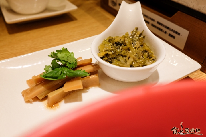 【拉麵】【牛肉麵】全球獨賣！台湾5周年記念拉麵！一風堂IPPUDO「赤/白牛肉麵」