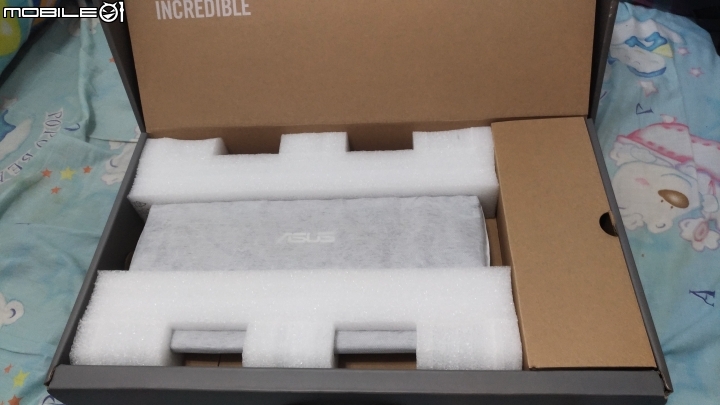 【分享】ASUS 商務系列 : ASUSPRO B9440UA-0271A7500U 開箱分享 (救命阿, 我又被脫光光了)