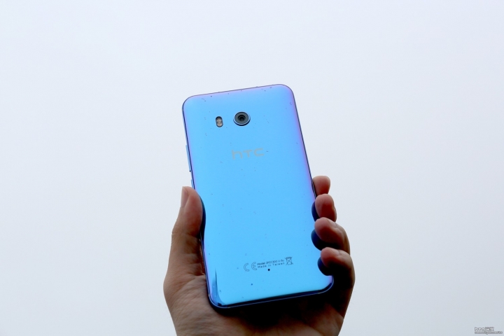 (轉)【熱騰騰】HTC U11在手！爆量炫銀藍圖賞＋相機實測