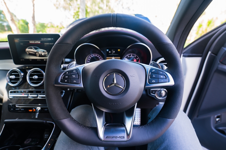 [開箱] 一個車體內藏著兩台車的靈魂 - GLC43 Coupe