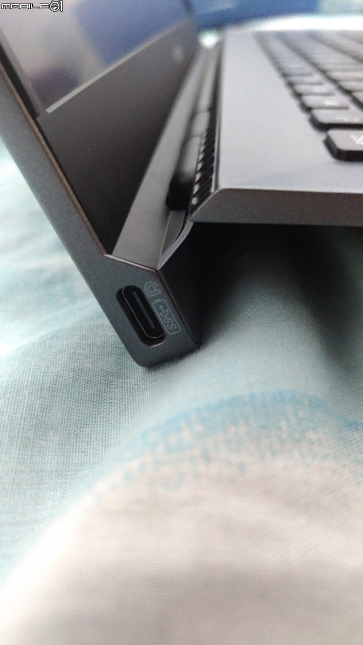 【分享】ASUS 商務系列 : ASUSPRO B9440UA-0271A7500U 開箱分享 (救命阿, 我又被脫光光了)