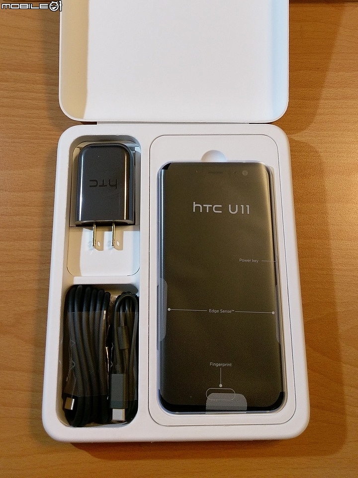 HTC U11 滿載而歸．簡單開箱