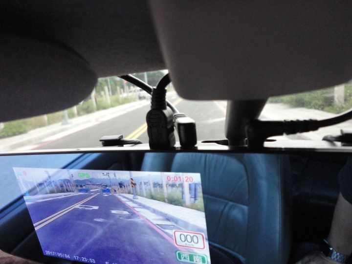 夜煞來[開箱]~3K有找 CORAL R5  GPS行車紀錄器