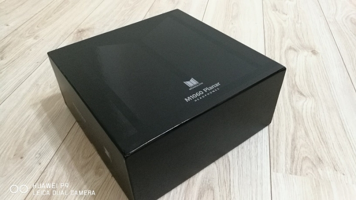 簡單開箱 Monolith M1060