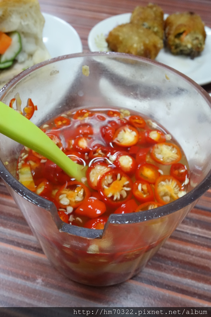 『桃園美食』-中壢復華街．月香小館 /  越南美食 / 河粉 / 春捲 / 法國麵包
