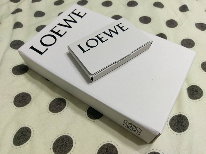 "中價位"男用長夾的好選擇！ 西班牙國寶Loewe 長夾~小幹譙入手！