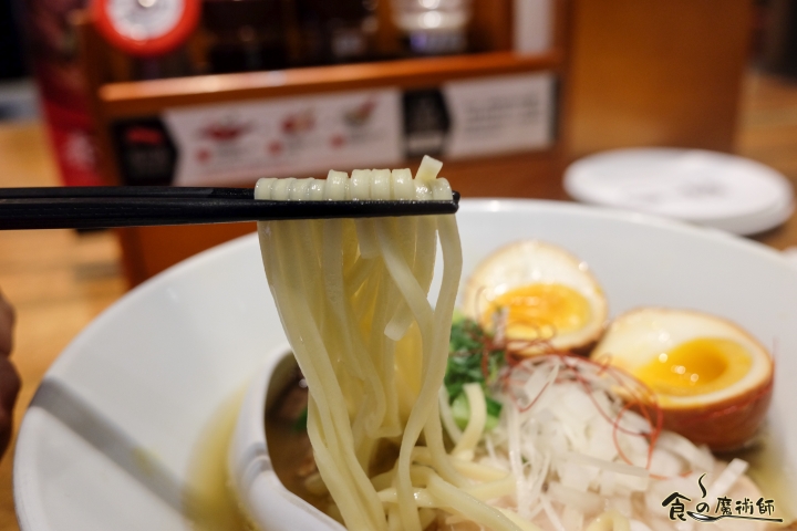 【拉麵】【牛肉麵】全球獨賣！台湾5周年記念拉麵！一風堂IPPUDO「赤/白牛肉麵」