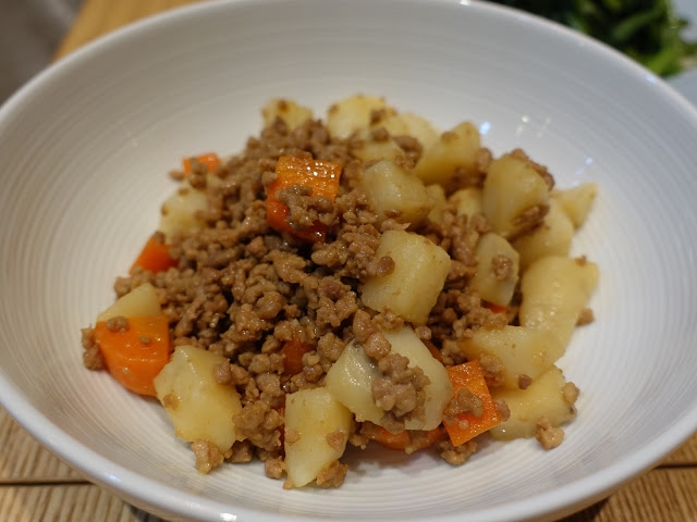 [食譜] 簡易便當菜。滷胛心肉&金針菇、 馬鈴薯炒肉末
