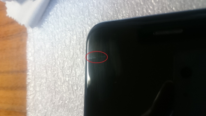 HTC U11 螢幕(鍍膜?)問題