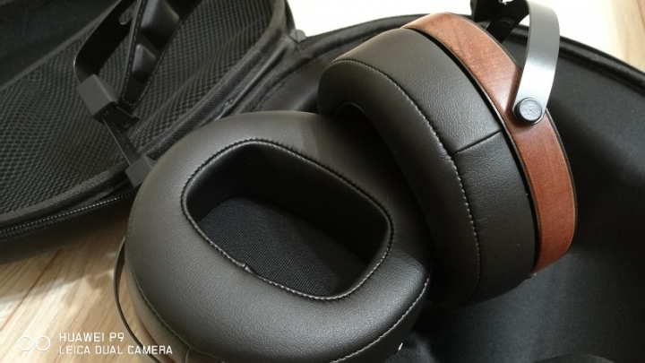 簡單開箱 Monolith M1060