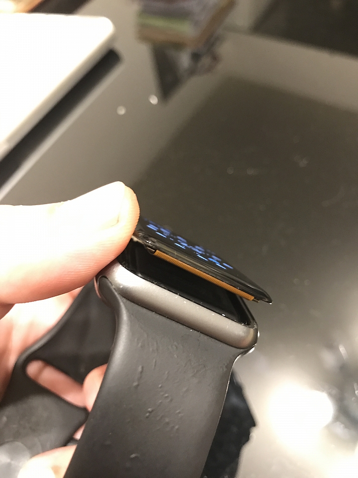 請問，突然爆開⋯