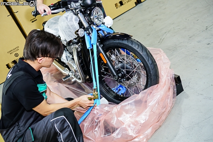 [採訪]英式極致復古美車 Triumph Bonneville Bobber 到港開箱