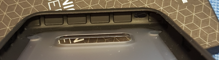 SUPCASE Unicorn Beetle Hybrid 手機保護殼 - 尊爵黑/透明開箱 不專業開箱