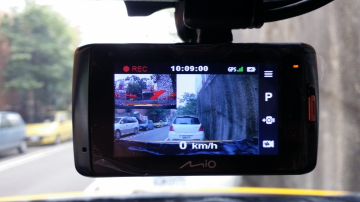 小黃柴e交車
