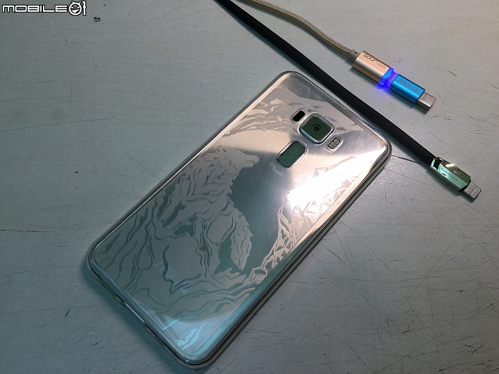 [開箱]Asus zenfone 3 gold(保護膜+使用心得)