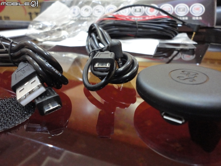 夜煞來[開箱]~3K有找 CORAL R5  GPS行車紀錄器