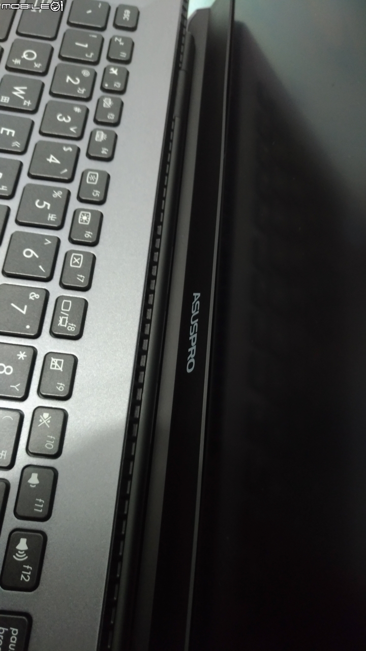 【分享】ASUS 商務系列 : ASUSPRO B9440UA-0271A7500U 開箱分享 (救命阿, 我又被脫光光了)