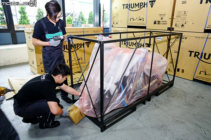 [採訪]英式極致復古美車 Triumph Bonneville Bobber 到港開箱