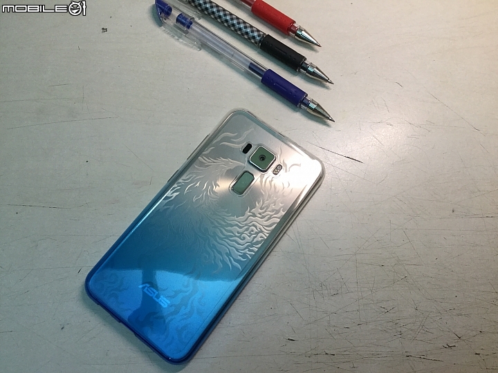 [開箱]Asus zenfone 3 gold(保護膜+使用心得)