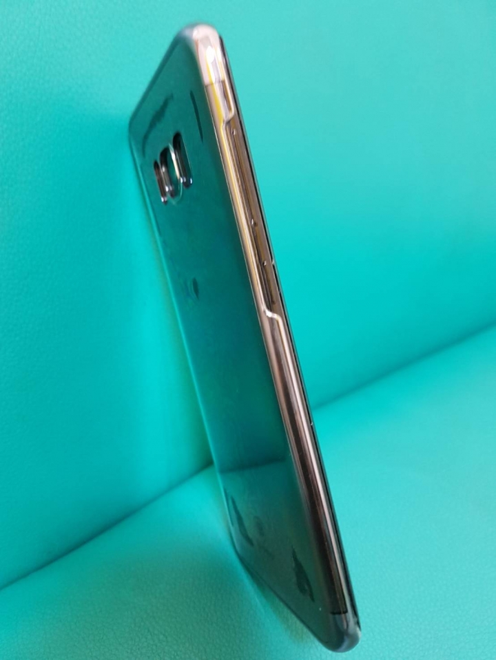 s8+晶墨黑包膜玻璃貼背殼使用分享