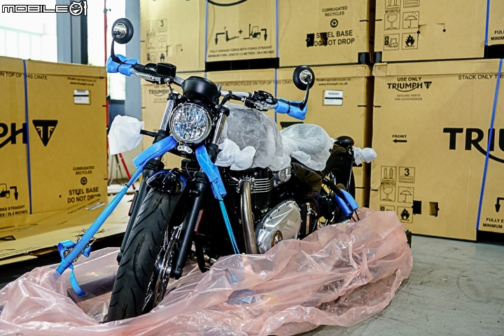 [採訪]英式極致復古美車 Triumph Bonneville Bobber 到港開箱