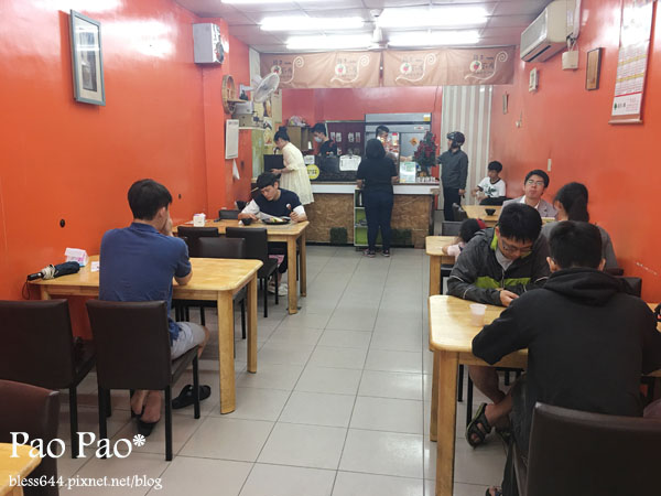 【台中】Hong蘋果咖哩~平價銅板咖哩飯.選擇多樣化~近台中高工