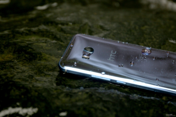 (轉)【熱騰騰】HTC U11在手！爆量炫銀藍圖賞＋相機實測