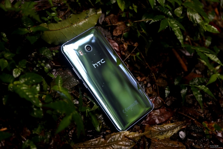 (轉)【熱騰騰】HTC U11在手！爆量炫銀藍圖賞＋相機實測